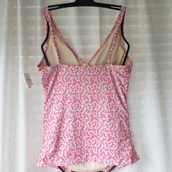 Amazon Essentials Women's Tankini Swim Top Size XL/1XL - Picture 5 of 10